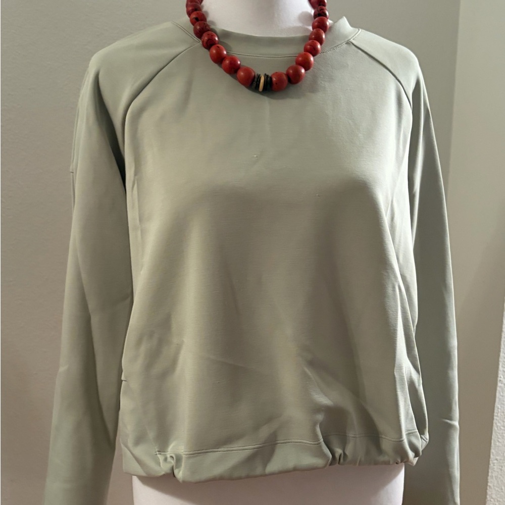 Elegant Light Green Sweatshirt for Women
